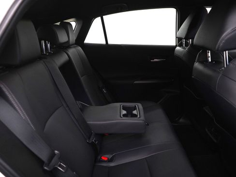 Used 2024 Toyota Venza Nightshade image 12