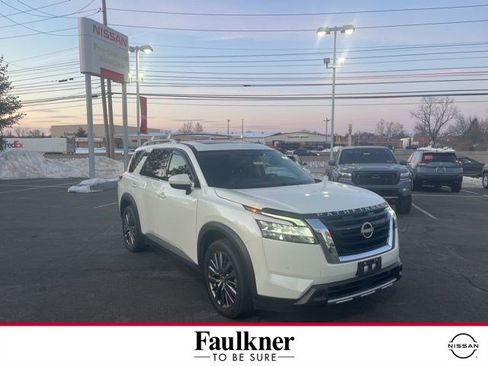 Certified 2023 Nissan Pathfinder SL w/ SL Premium Package image 1