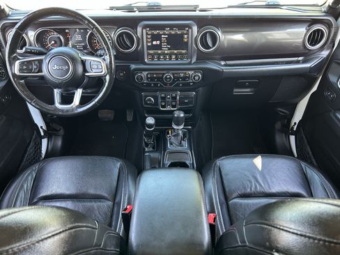 Used 2019 Jeep Wrangler Unlimited Sahara AWD/4WD image 13