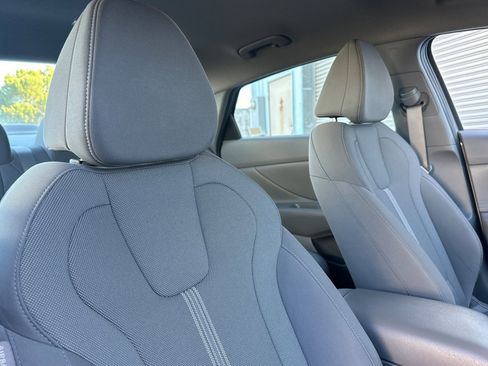 Certified 2024 Hyundai Elantra SE image 16