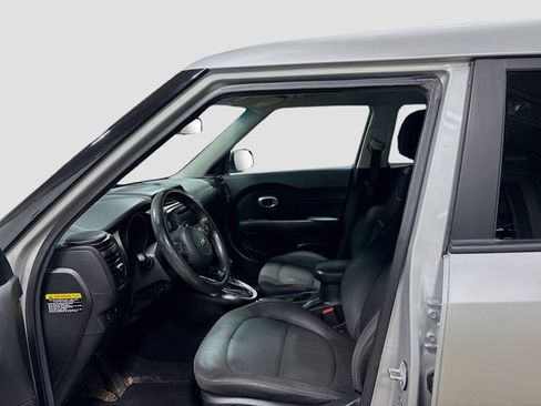 Used 2019 Kia Soul w/ Convenience Package FWD image 11
