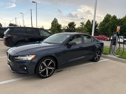 Used 2024 Volvo S60 B5 Core FWD image 1