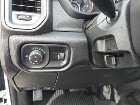 Used 2025 RAM 2500 Tradesman w/ Chrome Appearance Group image 17