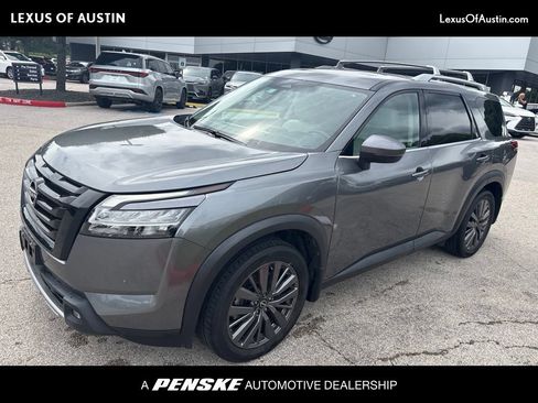 Used 2022 Nissan Pathfinder SL w/ SL Premium Package FWD image 1