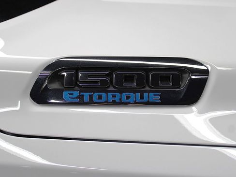 New 2026 RAM 1500 4x4 Crew Cab image 39