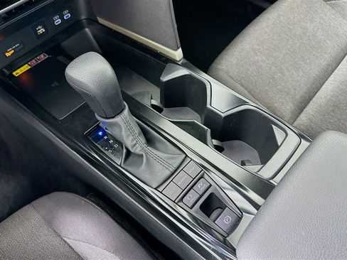 Used 2025 Toyota Camry LE image 16