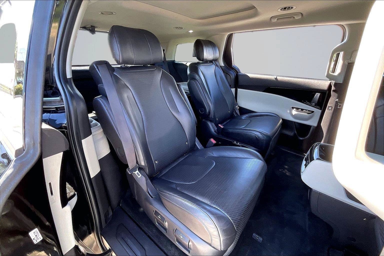 Used 2023 Kia Carnival SX Prestige FWD image 27