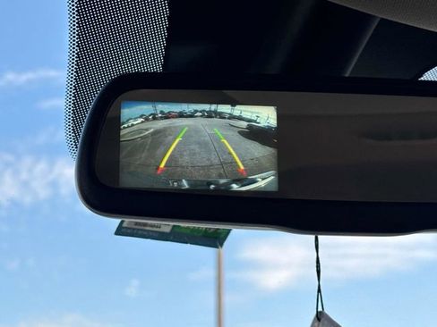 Used 2018 RAM 1500 Tradesman w/ Chrome Appearance Group image 32