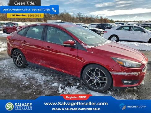 Used 2017 Ford Focus SEL w/ Cold Weather Package FWD image 5