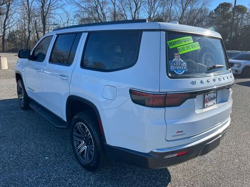 Used 2022 Jeep Wagoneer Series III w/ Flexible Seating Group image 5