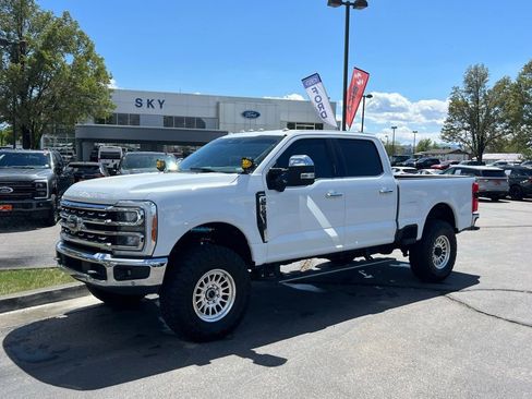 Used 2023 Ford F250 Lariat w/ Lariat Ultimate Package AWD/4WD image 1