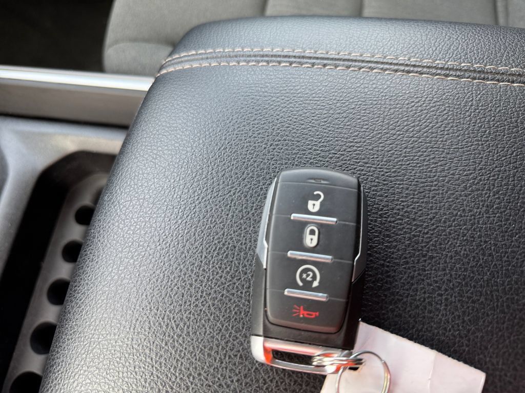 Used 2022 RAM 1500 Big Horn AWD/4WD image 32