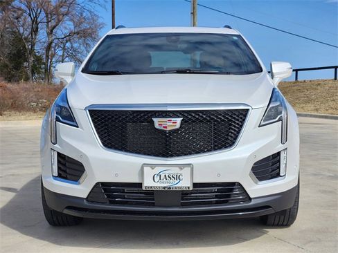 Used 2023 Cadillac XT5 Sportv w/ Technology Package image 3