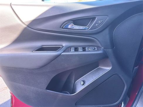 Used 2021 Chevrolet Equinox LT image 21