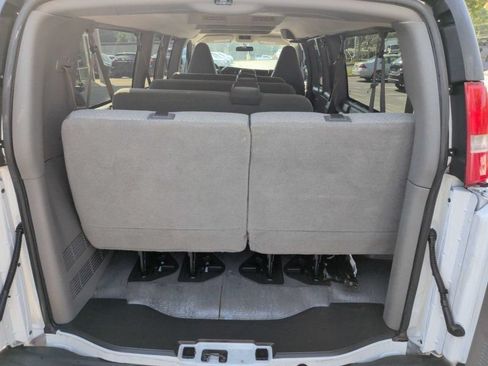 Used 2020 Chevrolet Express 3500 LS RWD image 5