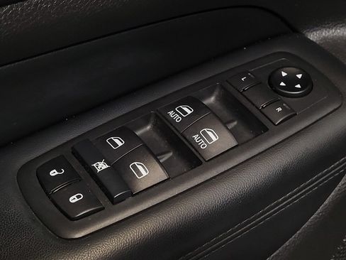 Used 2020 Jeep Grand Cherokee Laredo AWD/4WD image 27