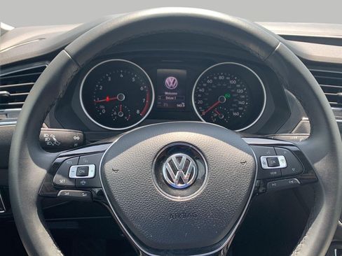 Used 2020 Volkswagen Tiguan SE w/ Panoramic Sunroof Package AWD/4WD image 8