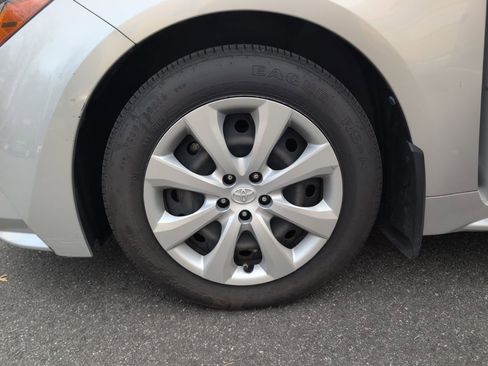 Used 2020 Toyota Corolla LE image 28