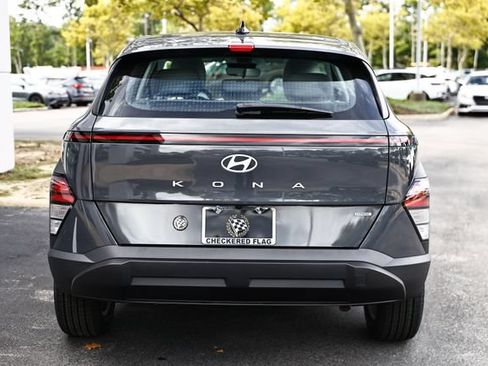Used 2024 Hyundai Kona SE AWD/4WD image 9