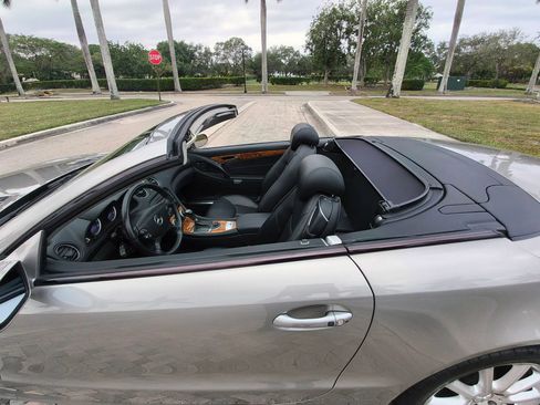 Used 2007 Mercedes-Benz SL 550 image 9