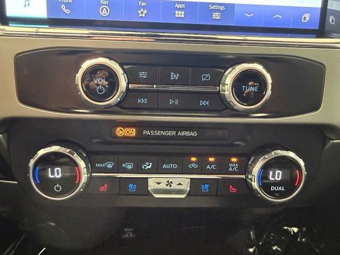Used 2022 Ford F350 Lariat w/ Tremor Off-Road Package AWD/4WD image 40