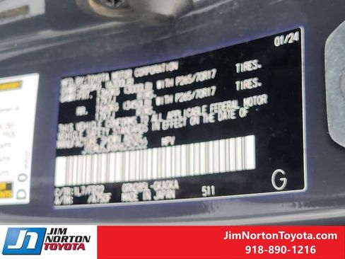 Used 2024 Toyota 4Runner SR5 AWD/4WD image 33