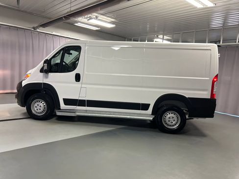 Used 2025 RAM ProMaster 2500 w/ U-Haul Equipment Group FWD image 4