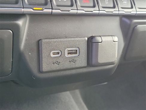 Used 2019 Chevrolet Silverado 1500 LT w/ All-Star Edition image 10