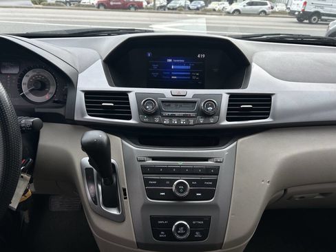 Used 2014 Honda Odyssey LX image 15