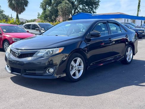 Used 2012 Toyota Camry SE FWD image 6