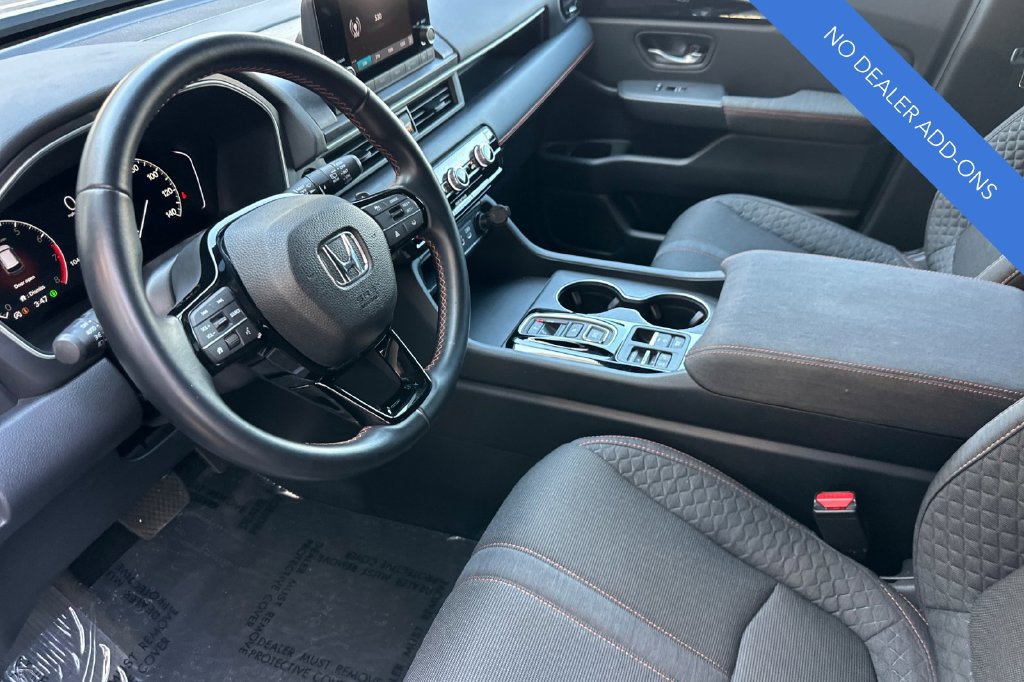 Used 2025 Honda Pilot Sport image 10