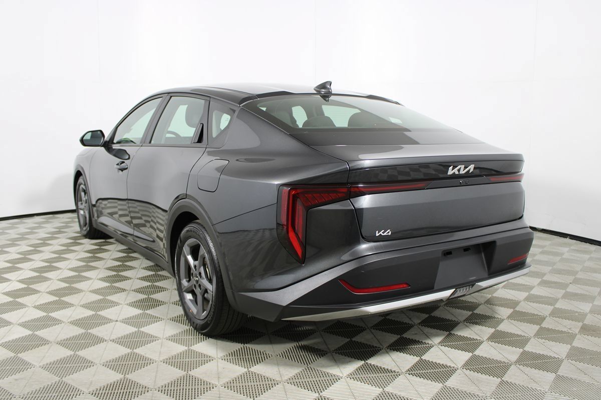 Used 2025 Kia K4 FWD image 4