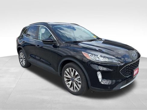 Used 2022 Ford Escape Titanium w/ Class II Trailer Tow Package image 8