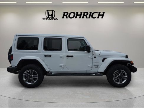 Used 2022 Jeep Wrangler Unlimited Sahara w/ Cold Weather Group image 5