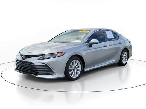 Used 2023 Toyota Camry LE FWD image 2
