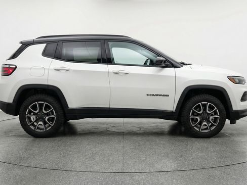 Used 2025 Jeep Compass Trailhawk w/ Trailer Tow Group image 11