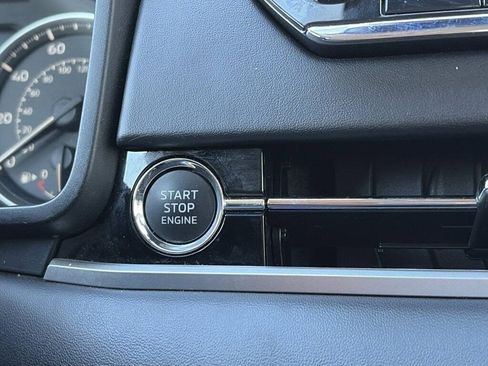 Used 2024 Mitsubishi Outlander SE image 15