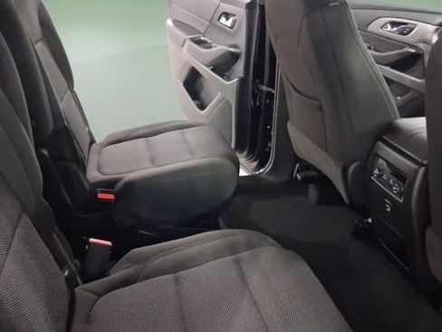 Used 2023 Chevrolet Traverse LT AWD/4WD image 14