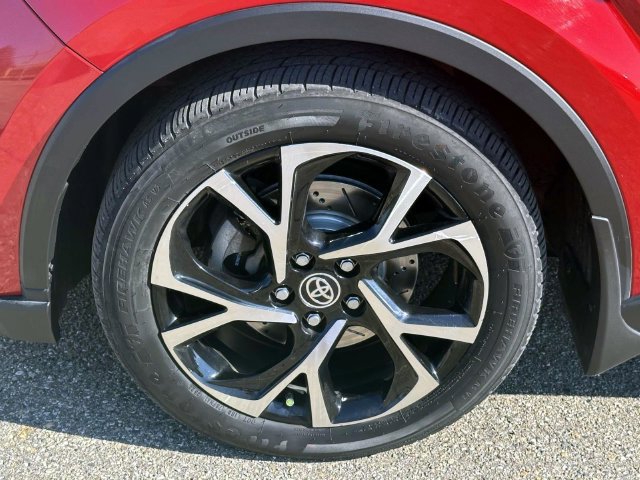 Used 2021 Toyota C-HR XLE FWD image 10