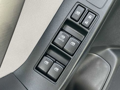 Used 2014 Subaru Forester 2.5i image 11