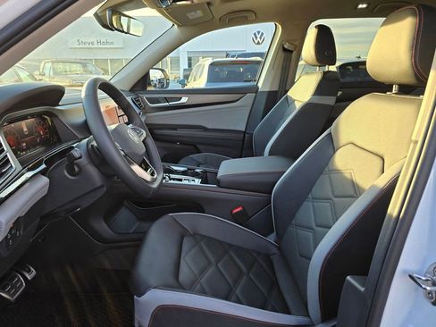 New 2026 Volkswagen Atlas Peak Edition AWD/4WD image 23