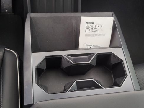 Used 2025 Tesla Cybertruck AWD Crew Cab image 29