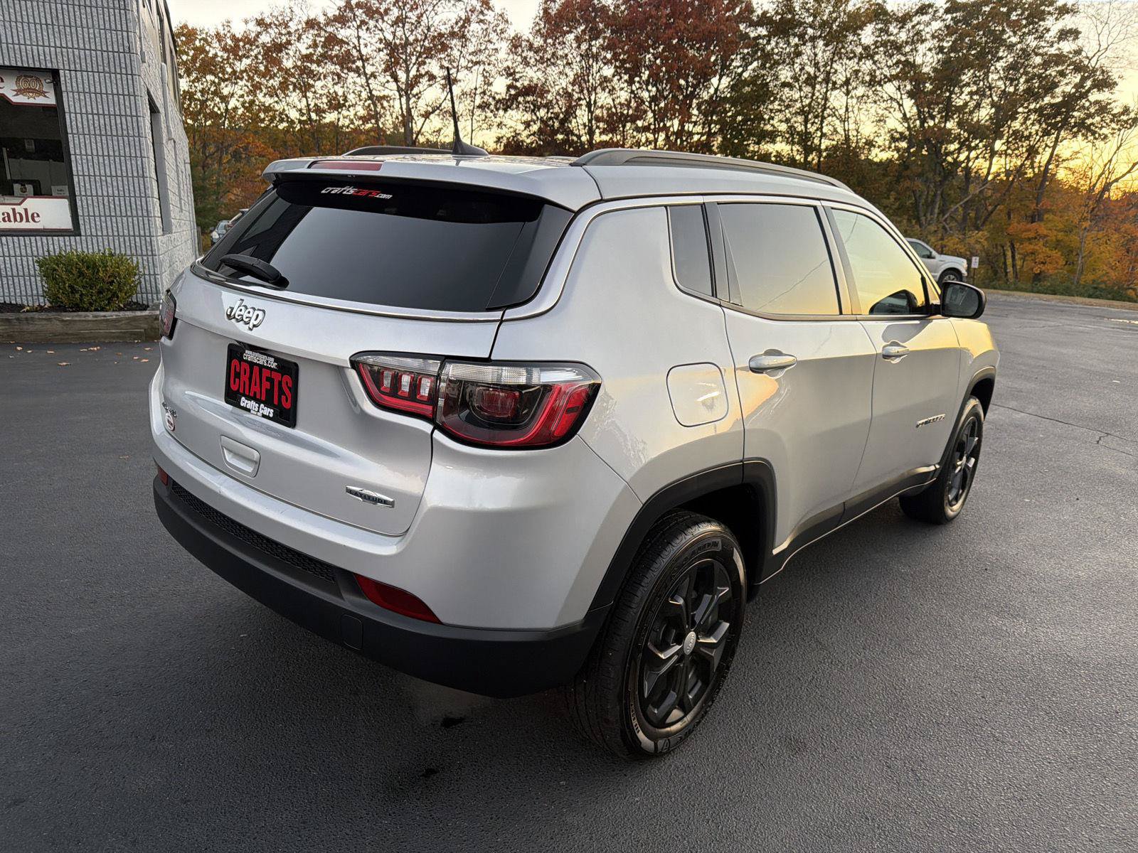 Used 2024 Jeep Compass Latitude AWD/4WD image 5