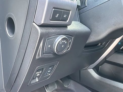 Used 2018 Ford Expedition Max Platinum AWD/4WD image 27