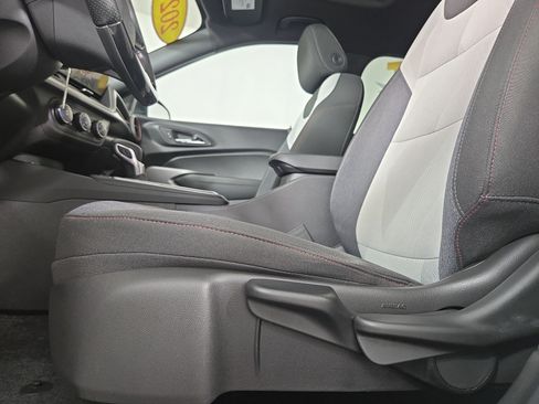 Certified 2024 Chevrolet Trax RS w/ Sunroof Package FWD image 29