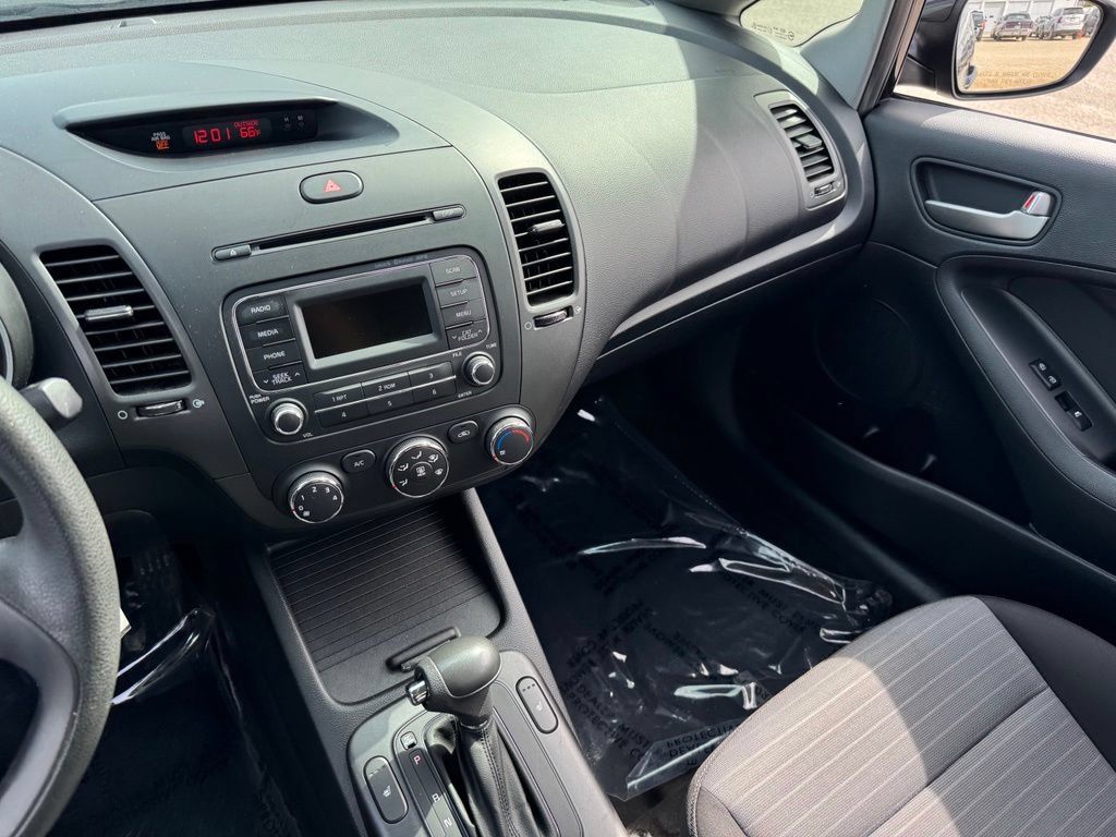 Used 2014 Kia Forte LX FWD image 21