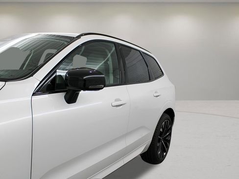 New 2026 Volvo XC60 B5 Ultra w/ Protection Package Premier image 31