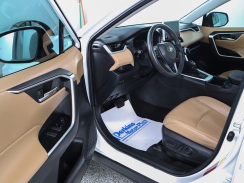 Used 2023 Toyota RAV4 XLE Premium FWD image 3