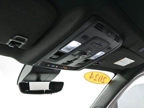 Used 2024 GMC Yukon Denali w/ Denali Reserve Package image 30