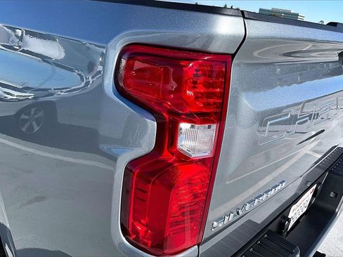 Used 2025 Chevrolet Silverado 1500 Custom image 22
